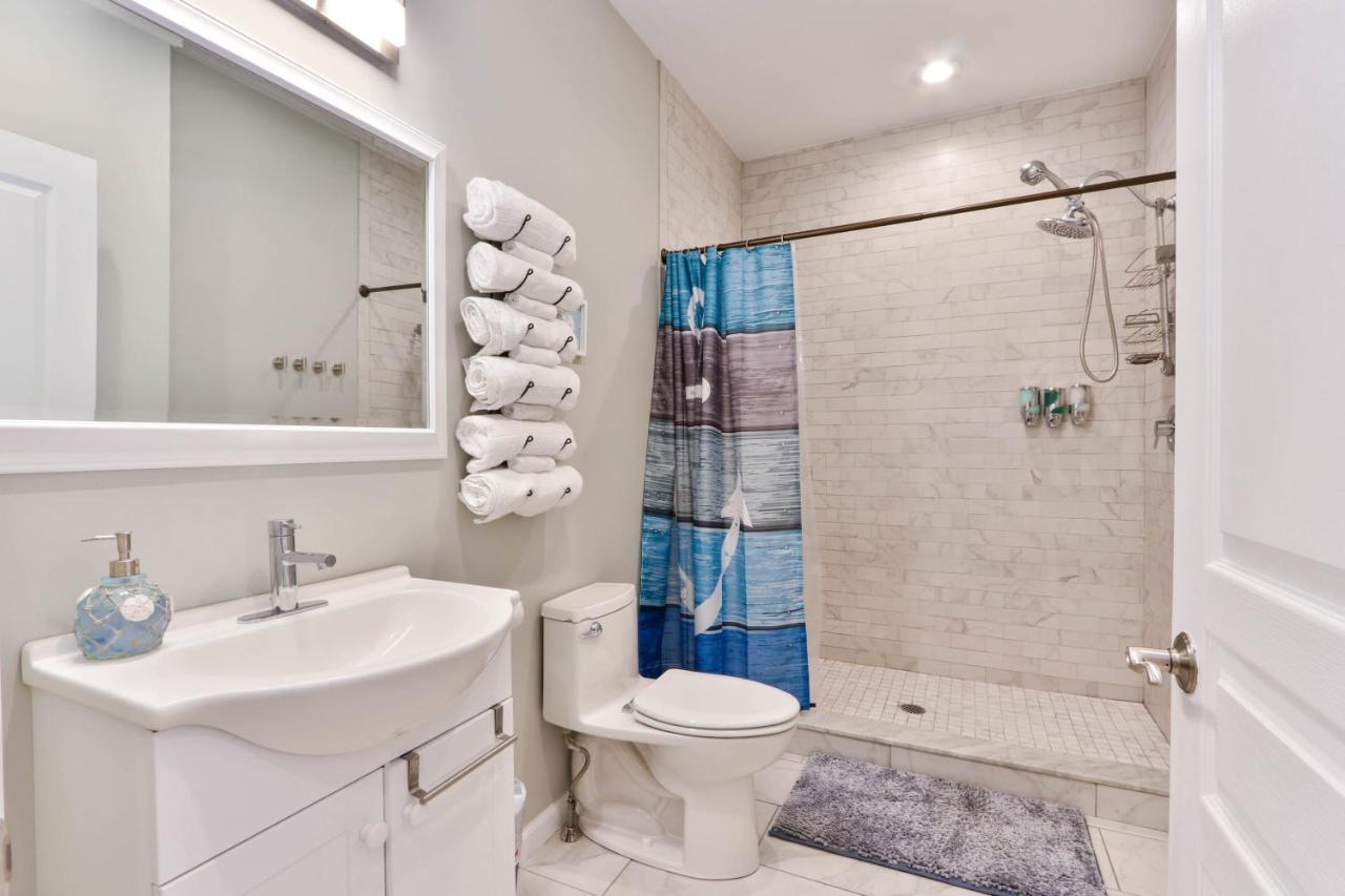 Cheerful 1 Bedroom House With Hot Tub And Dock *