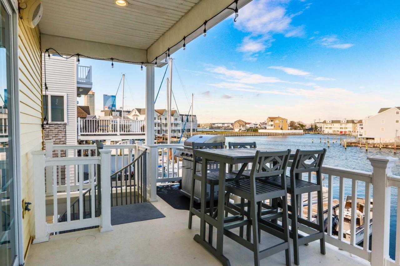 Cheerful 1 Bedroom House With Hot Tub And Dock