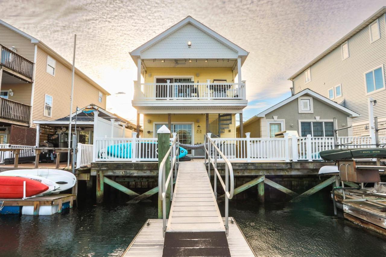 Cheerful 1 Bedroom House With Hot Tub And Dock *